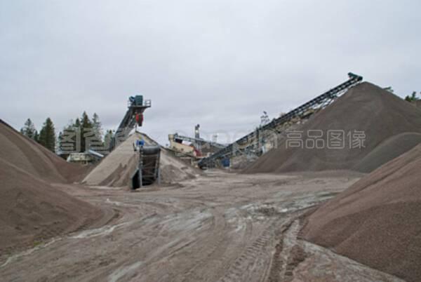 布雷克采石場 碎石加工造就的連綿山脈